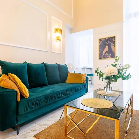 Chanel Jana Pawla Apartment
