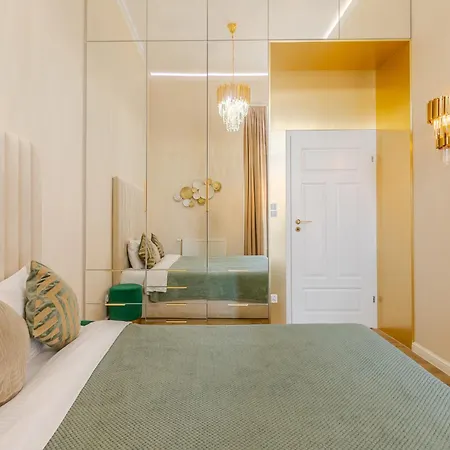 Chanel Jana Pawla Apartman *
